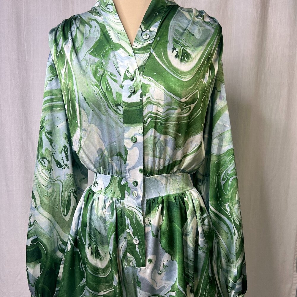 Guess ECO Women's Long Sleeve Satin Button Up Jumper Green Swirl Pattern Size S